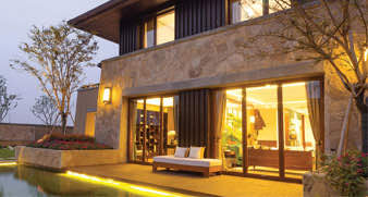 ALUK Luminia F82 + Bi-Fold Doors