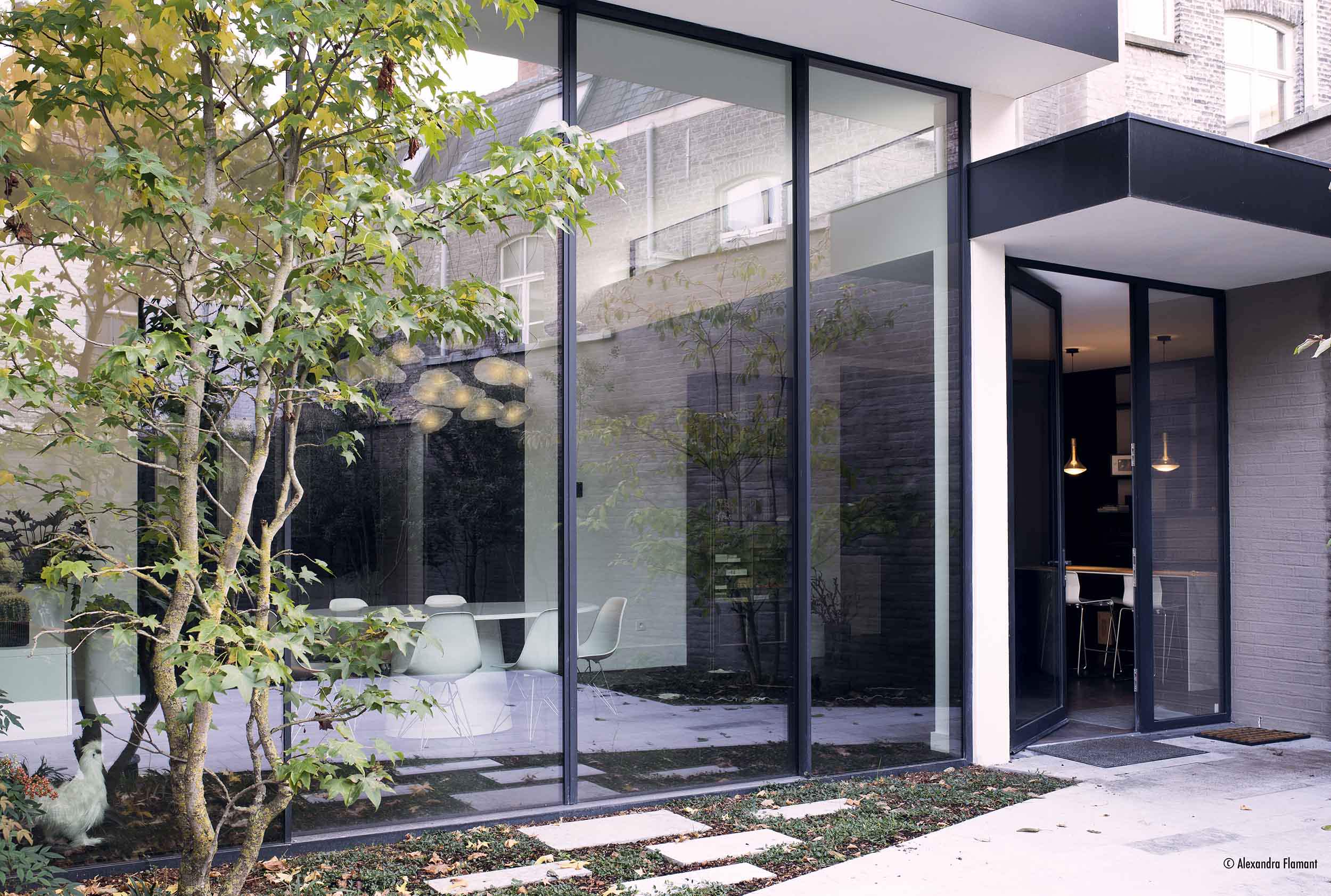 Aluminium Sliding Doors VS uPVC Sliding Doors: Which Is More Secure?